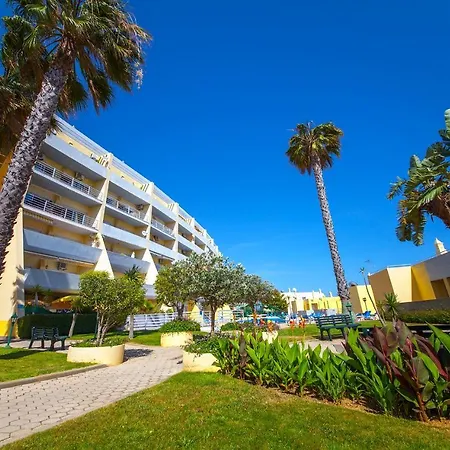B11 - Beach Way * Lagos